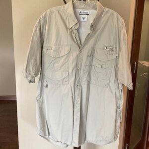 Columbia PFG - Performance Fishing Gear Shirt Style # Fm7130, medium EUC
